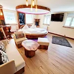 Luxus Romantik Mit Whirlpool Und Sauna Apartamento *