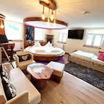 Luxus Romantik Mit Whirlpool Und Sauna Apartamento
