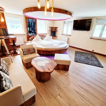 شقة Luxus Romantik Mit Whirlpool Und Sauna Ottenhofen im Schwarzwald